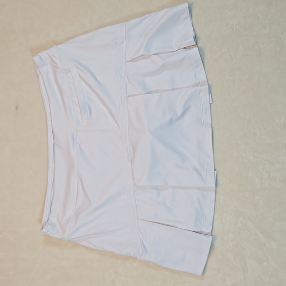 Ladies Golf Bundle, Nike Skort And Lopez Sleeveless Top - Picture 2 of 8